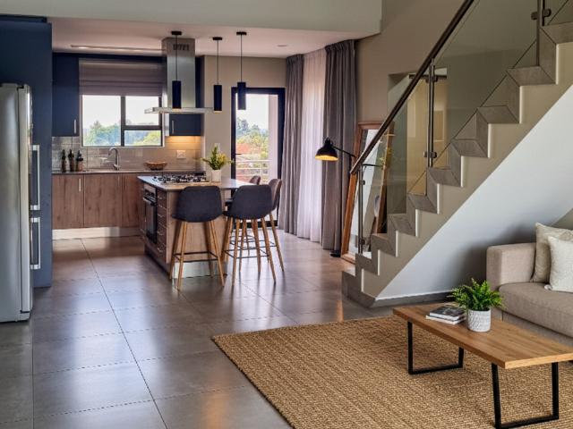 3 Bedroom Apartment in Die Hoewes