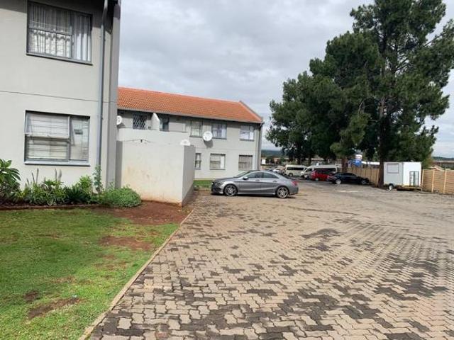 3 Bedroom Apartment in Die Hoewes