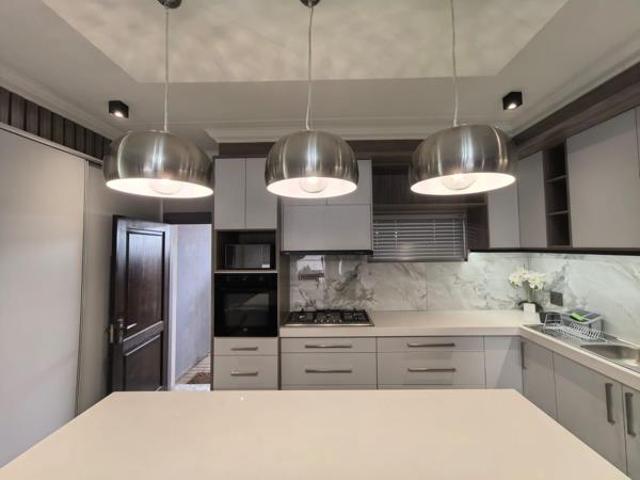3 Bedroom Apartment in El Toro Park