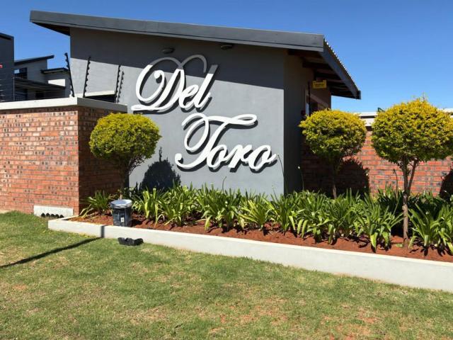 3 Bedroom Apartment in El Toro Park