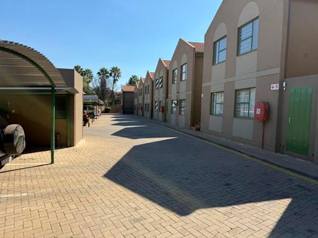 3 Bedroom Apartment in Eldoraigne