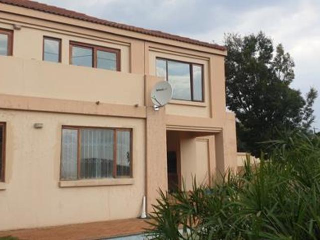 3 Bedroom Apartment in Eldoraigne
