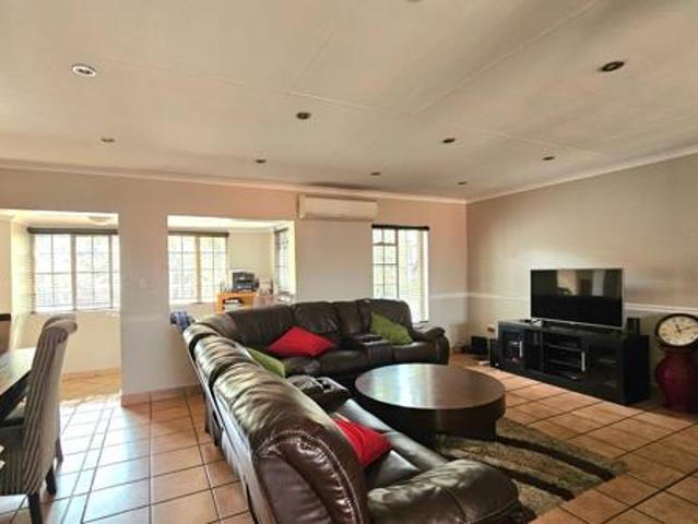 3 Bedroom Apartment in Faerie Glen