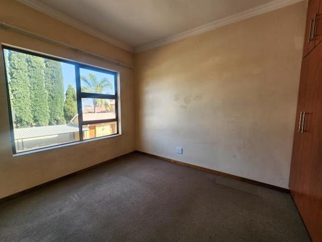 3 Bedroom Apartment in Farrarmere