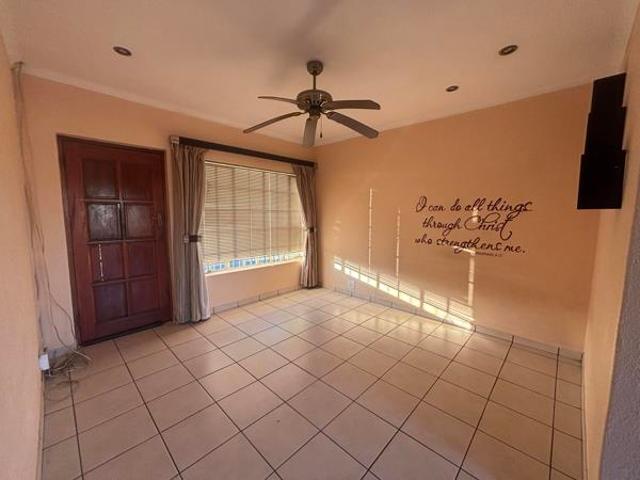 3 Bedroom Apartment in Farrarmere