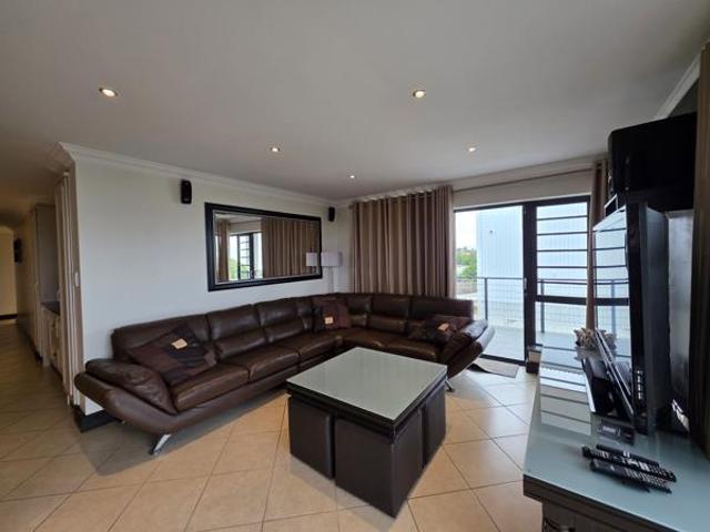 3 Bedroom Apartment in Ferreira Town