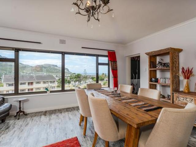 3 Bedroom Apartment in Fish Hoek