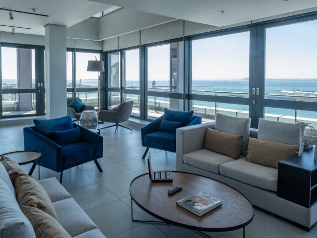 3 Bedroom Apartment in Foreshore