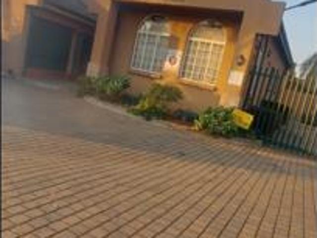 3 Bedroom Apartment in Glen Marais