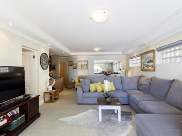 3 Bedroom Apartment in Gordons Bay Central