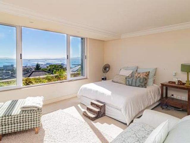 3 Bedroom Apartment in Green Point