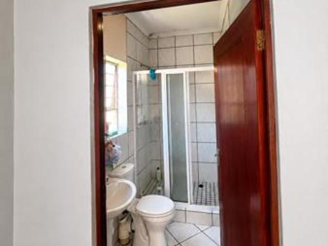 3 Bedroom Apartment in Grobler Park