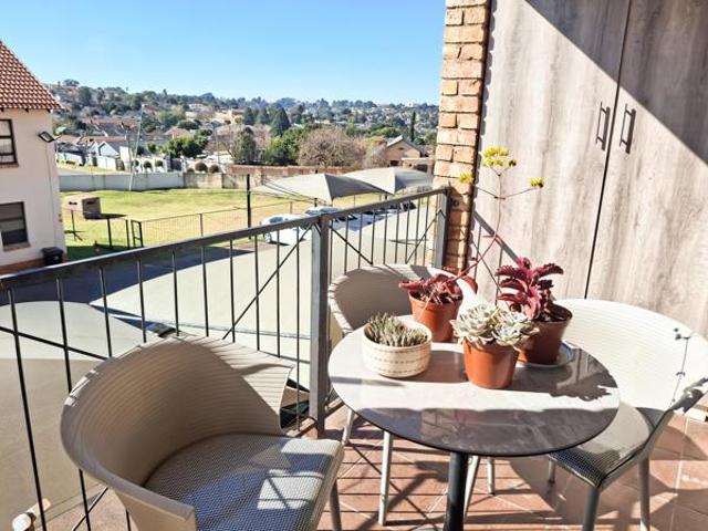 3 Bedroom Apartment in Grobler Park