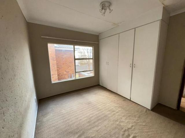 3 Bedroom Apartment in Grobler Park