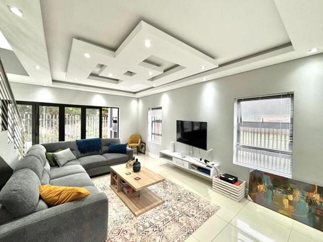 3 Bedroom Apartment in Humewood