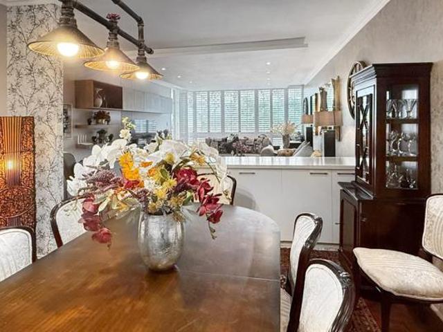 3 Bedroom Apartment in Hyde Park