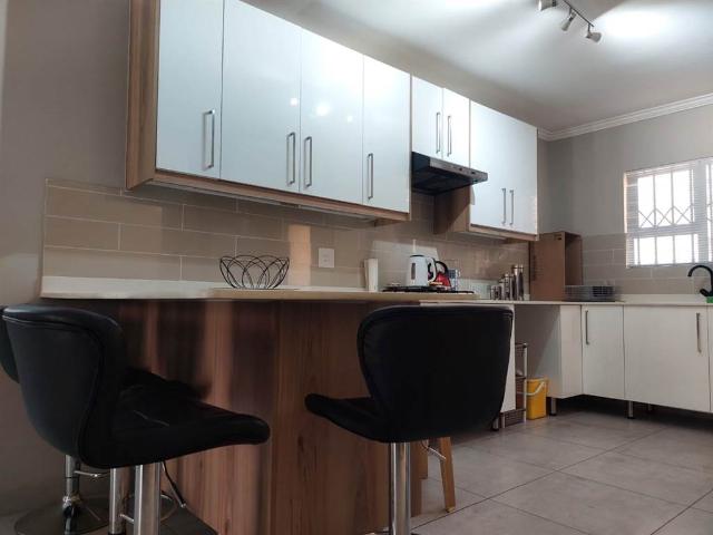3 Bedroom Apartment in Hadison Park