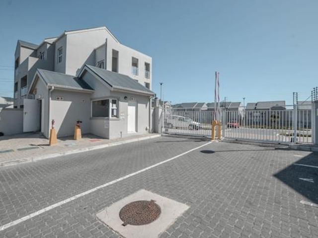 3 Bedroom Apartment in Hazendal