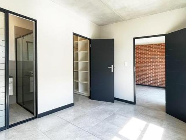 3 Bedroom Apartment in Helderfontein Estate