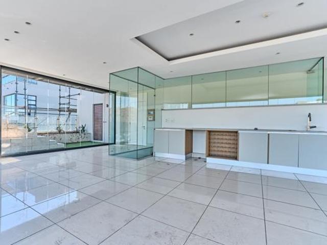3 Bedroom Apartment in Houghton Estate