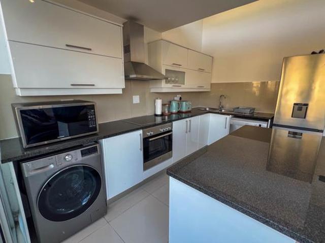 3 Bedroom Apartment in Hout Bay Central