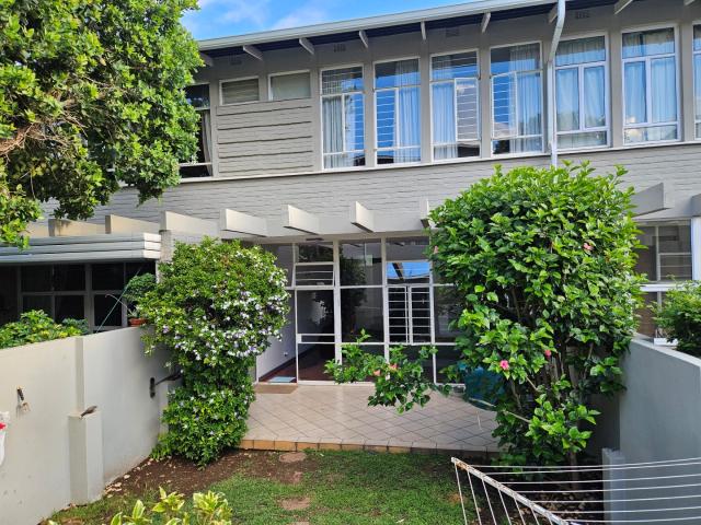 3 Bedroom Apartment in Illovo
