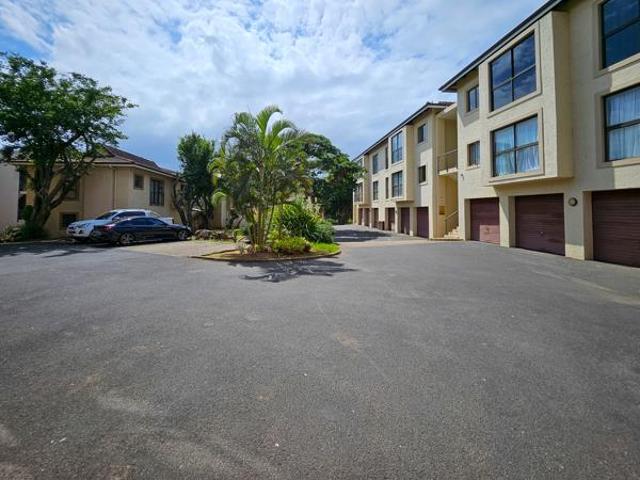3 Bedroom Apartment in Illovo Beach