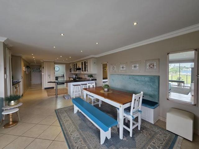 3 Bedroom Apartment in Jeffreys Bay Central