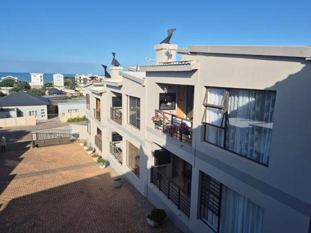 3 Bedroom Apartment in Ferreira Town