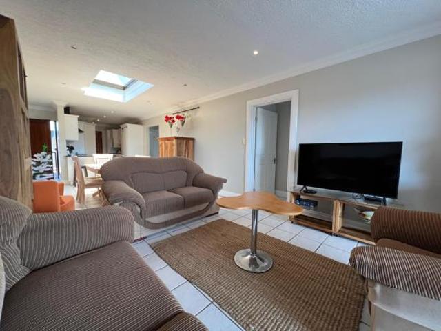 3 Bedroom Apartment in Jeffreys Bay Central