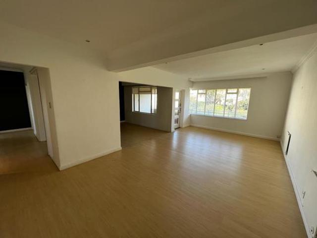 3 Bedroom Apartment in Kenilworth Upper