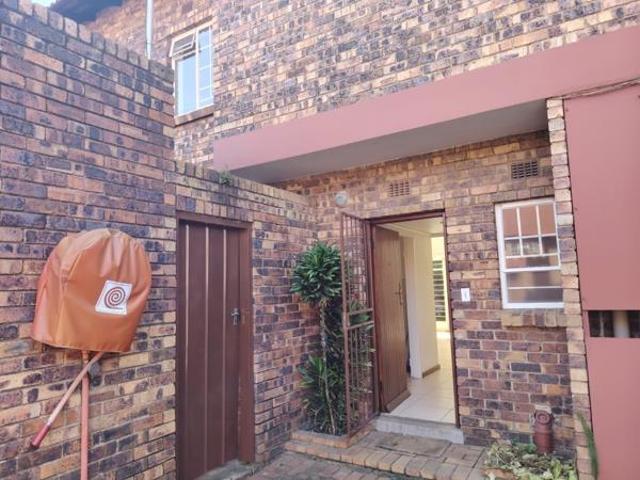 3 Bedroom Apartment in Kensington B