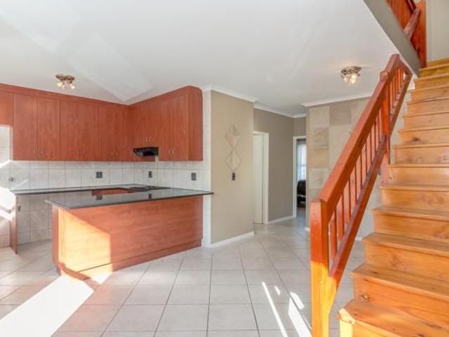3 Bedroom Apartment in Klein Welgevonden