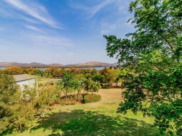 3 Bedroom Apartment in Kosmos