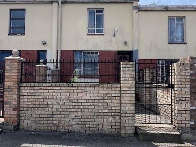 3 Bedroom Apartment in Korsten
