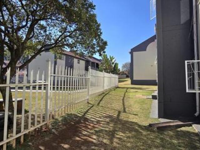 3 Bedroom Apartment in Die Hoewes