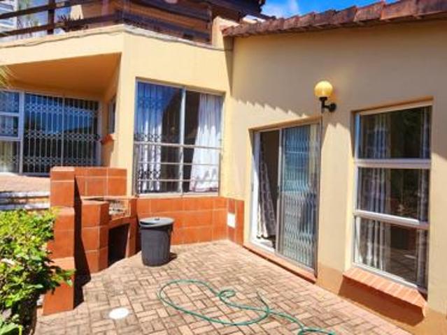 3 Bedroom Apartment in Lawrence Rocks