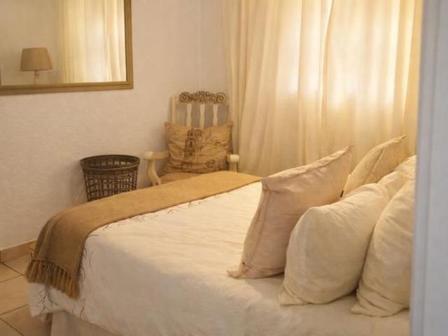3 Bedroom Apartment in Lawrence Rocks