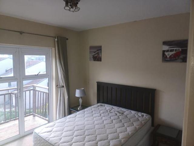 3 Bedroom Apartment in Lawrence Rocks