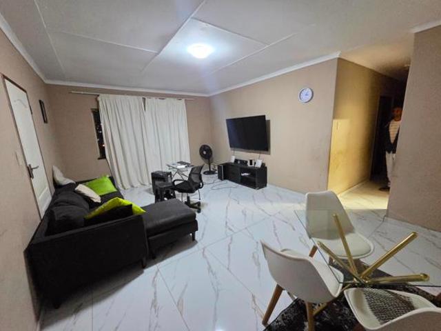 3 Bedroom Apartment in Laudium