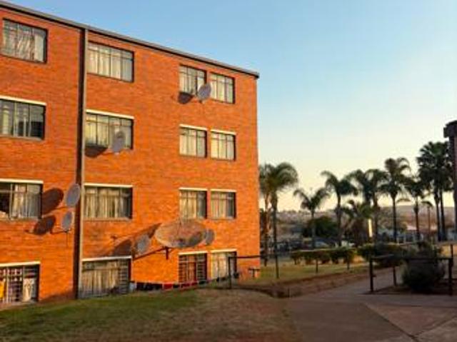 3 Bedroom Apartment in Laudium