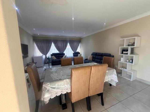 3 Bedroom Apartment in Laudium
