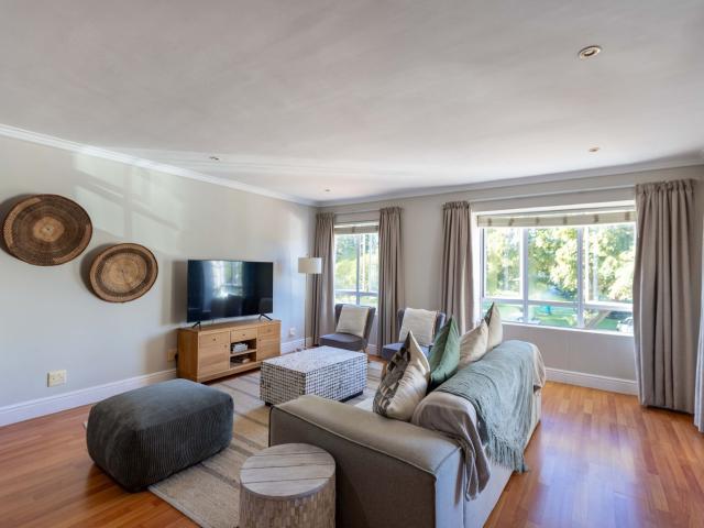 3 Bedroom Apartment in Leisure Isle
