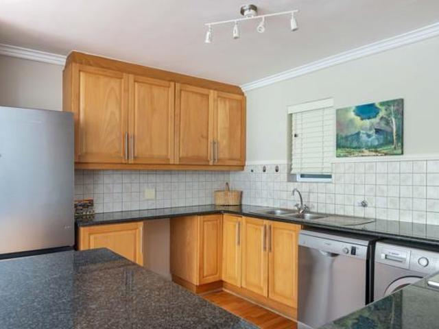 3 Bedroom Apartment in Leisure Isle