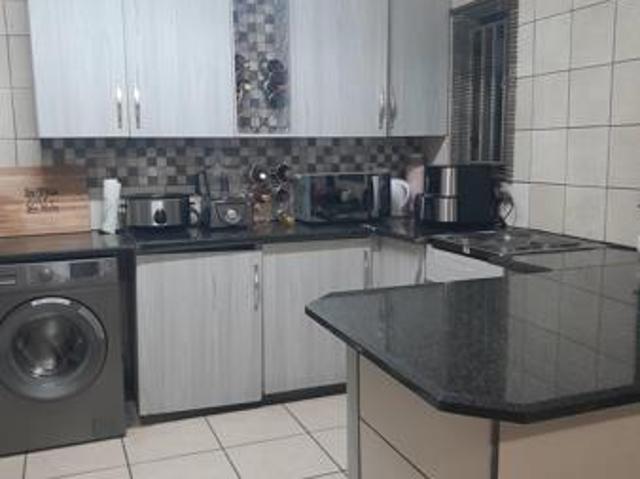 3 Bedroom Apartment in Lephalale Ellisras