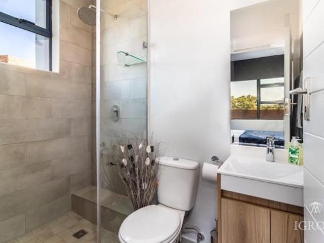 3 Bedroom Apartment in Lombardy Estate