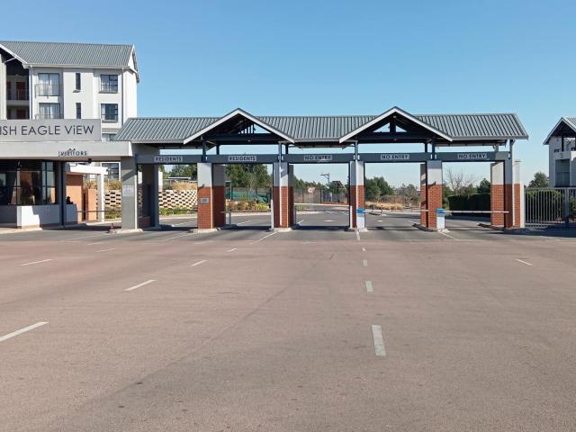 3 Bedroom Apartment in Longlake