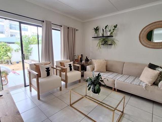 3 Bedroom Apartment in Paardevlei