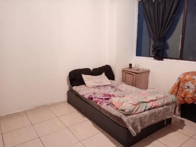 3 Bedroom Apartment in Parow Central