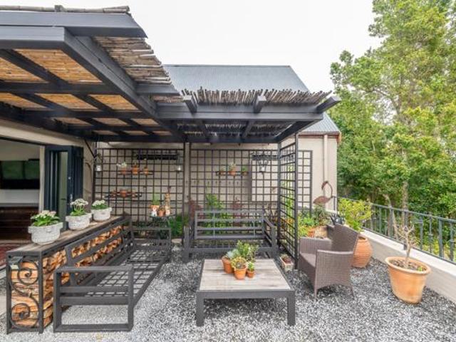 3 Bedroom Apartment in Paradyskloof